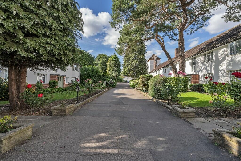 Main image of property: Okehampton Close, London, N12
