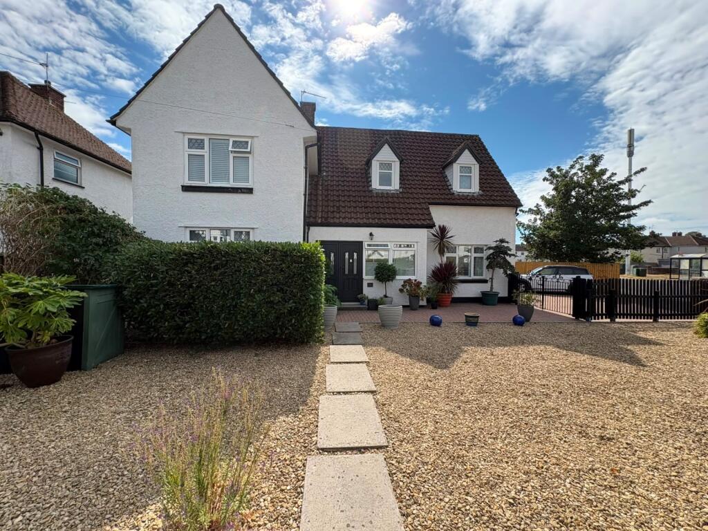 Main image of property: 84a Redlands Road, Penarth, The Vale Of Glamorgan. CF64 2WL