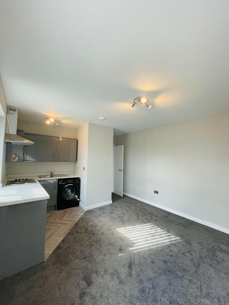 Main image of property: Flat 2 Derby Road, Chesterfield, Derbyshire, S40
