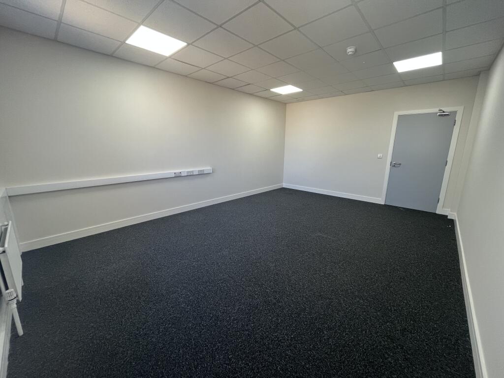 300 sqft office