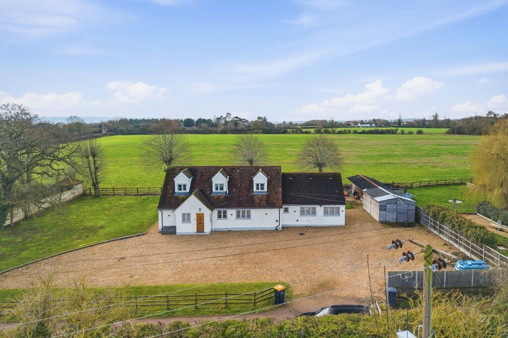 Main image of property: OAK TREE COTTAGE, Wootton Green