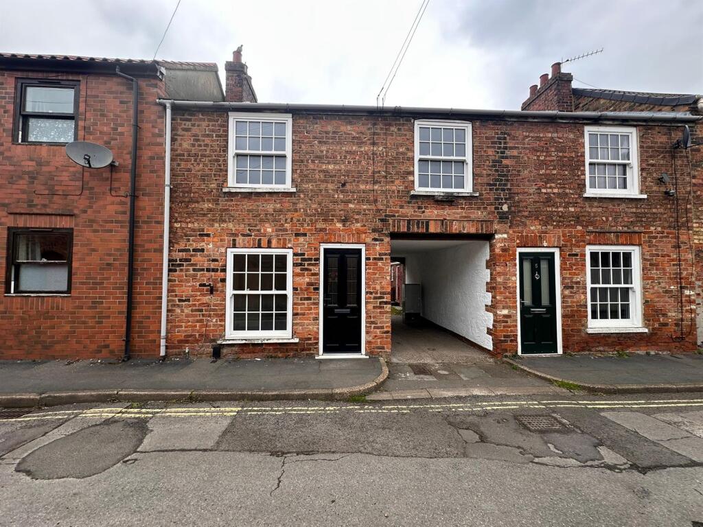 Main image of property: Garden Street, Brigg, DN20 8HE