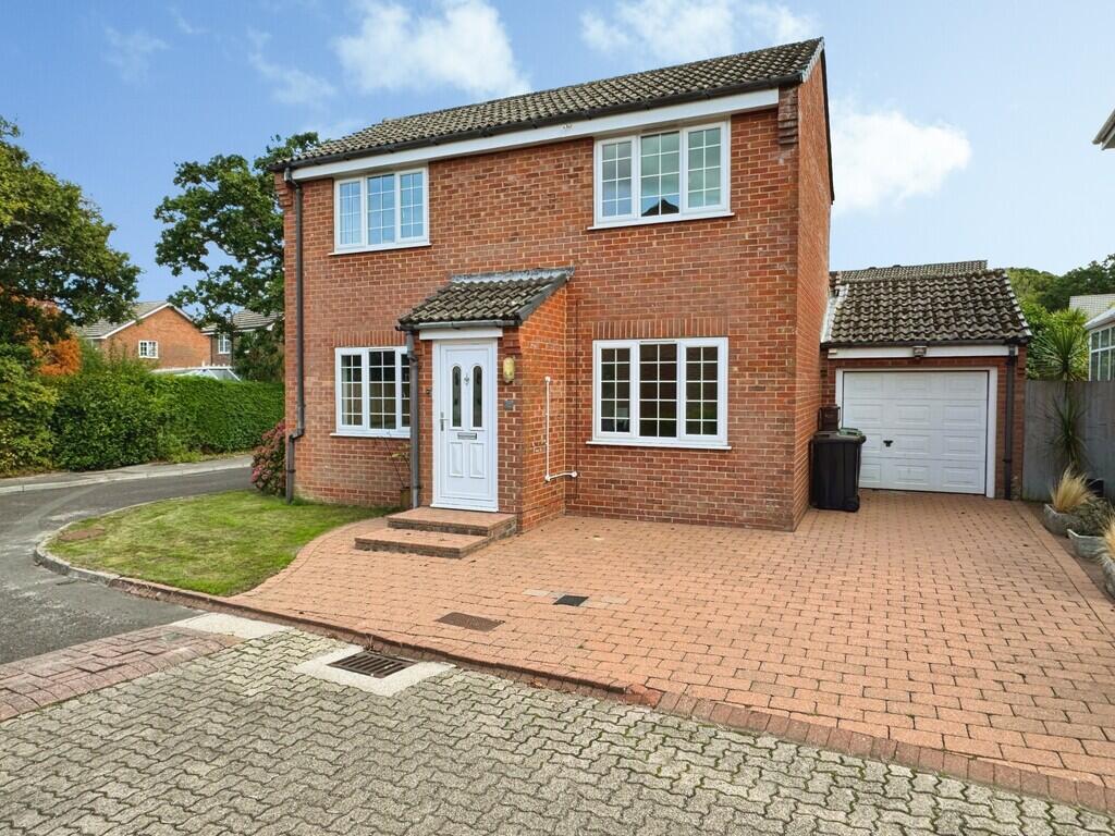Main image of property: Hordle