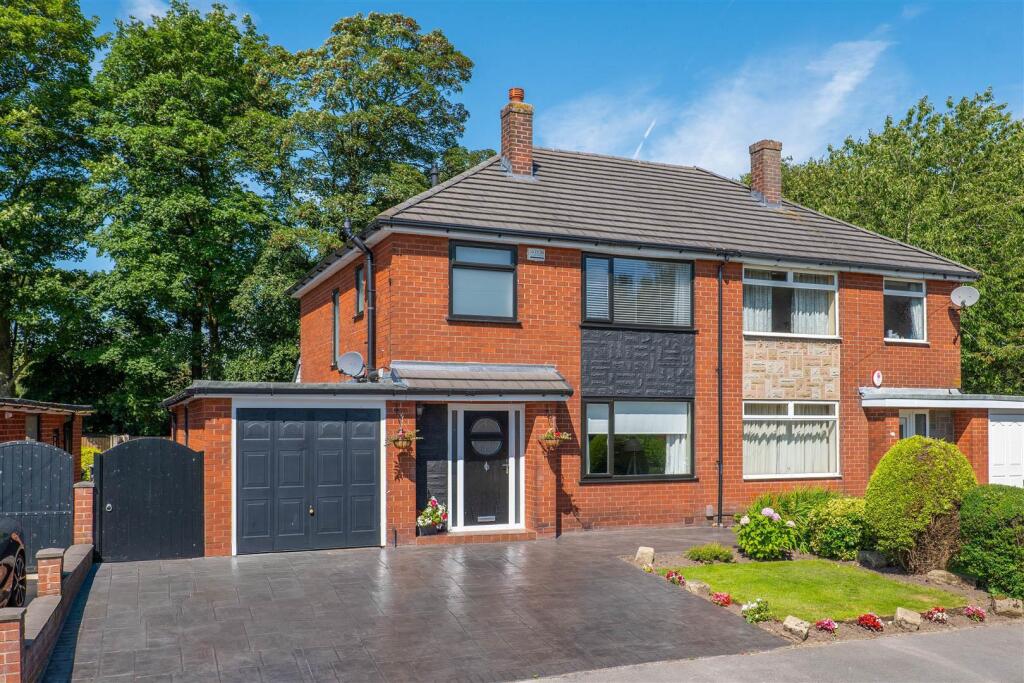 Main image of property: Fieldside Avenue, Euxton, Chorley