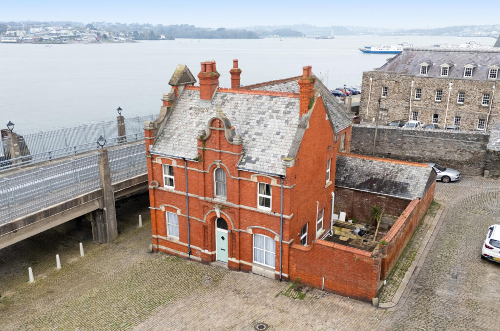 Main image of property: Cornwall Beach, Devonport, Plymouth