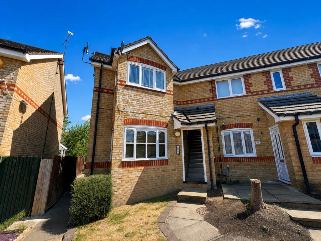 Main image of property: Larkspur Gardens, Luton
