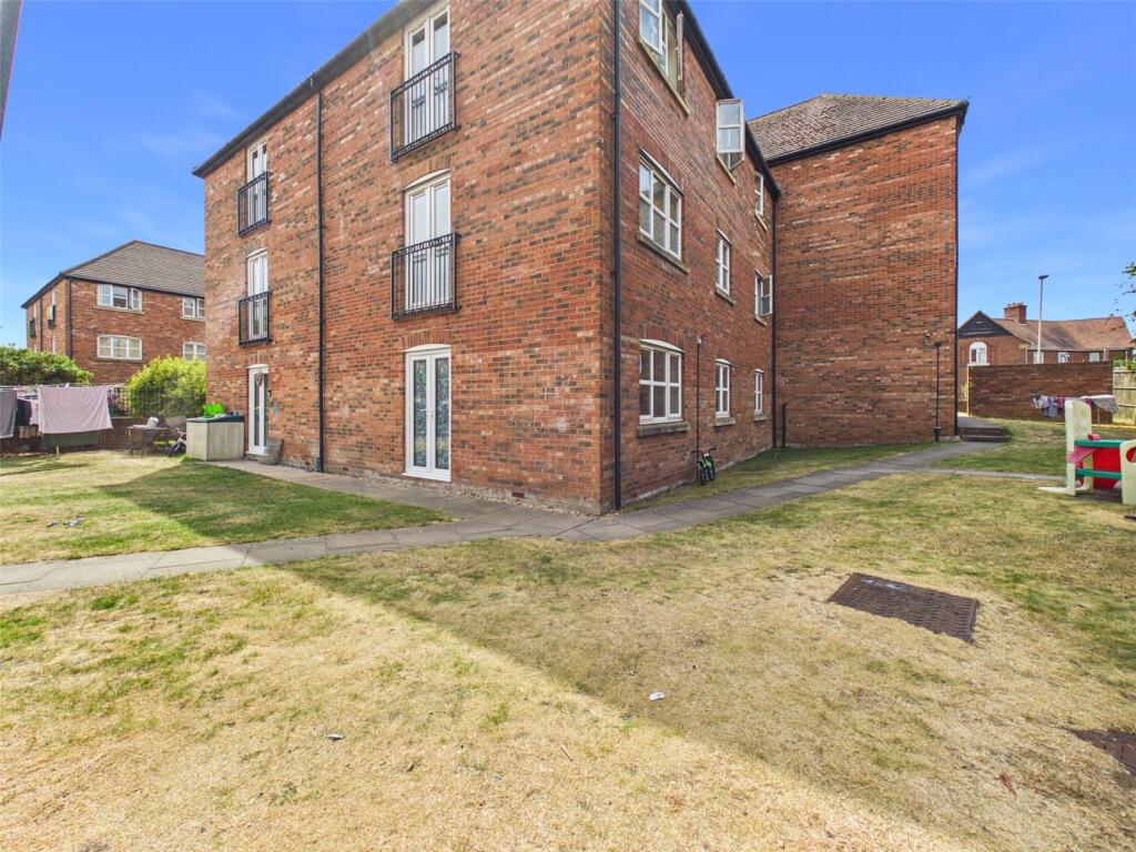Main image of property: Vestry Gardens, Gloucester, Gloucestershire, GL4