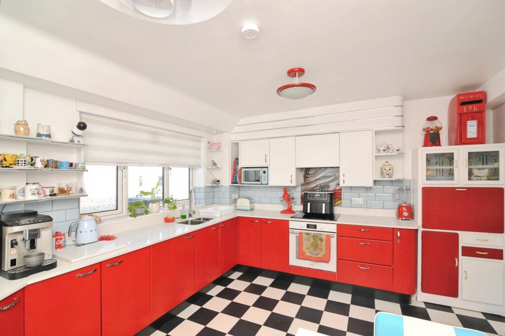 Main image of property: Robertson Terrace, Hastings, TN34