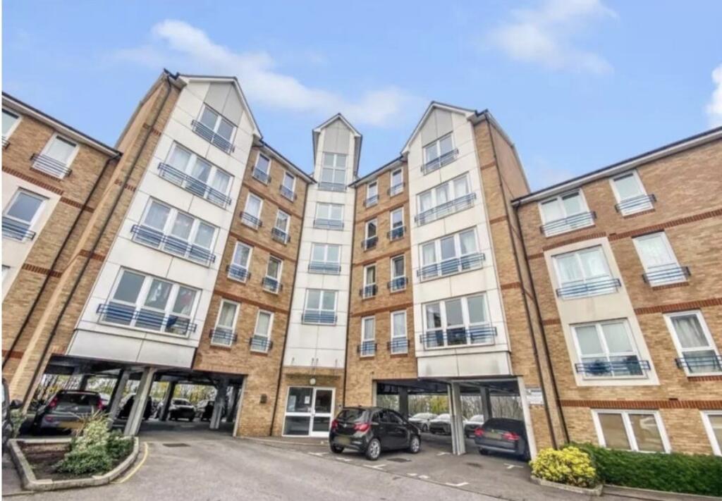 Main image of property: Fairfield Square, Gravesend DA11 0DT