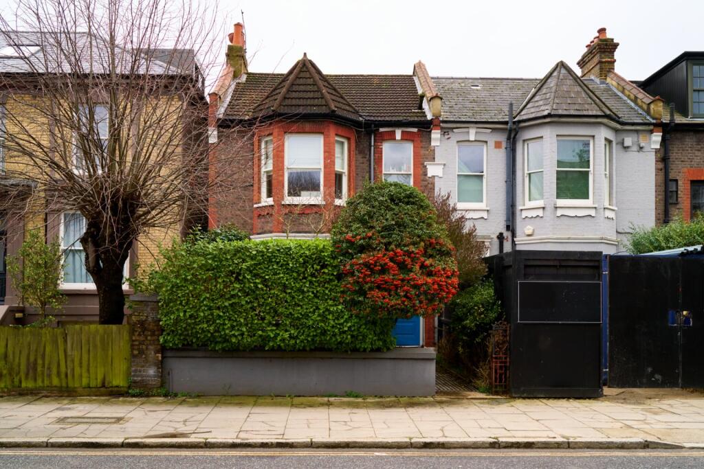 Main image of property: Richmond Road, London, E8