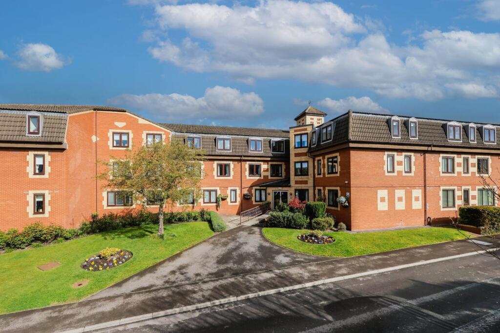Main image of property: Regent Crescent, Horsforth, Leeds, West Yorkshire, LS18