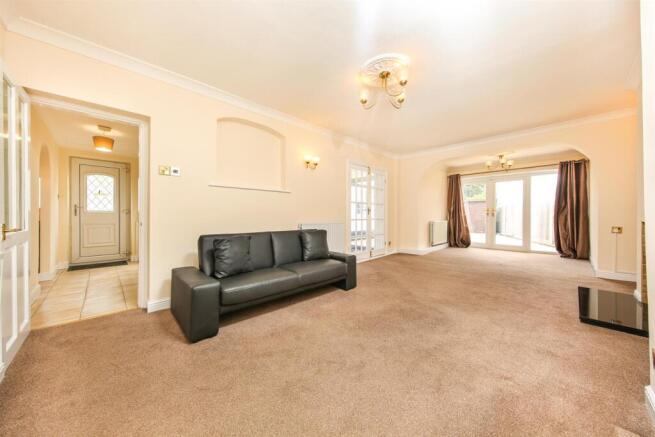Living Room3.jpg