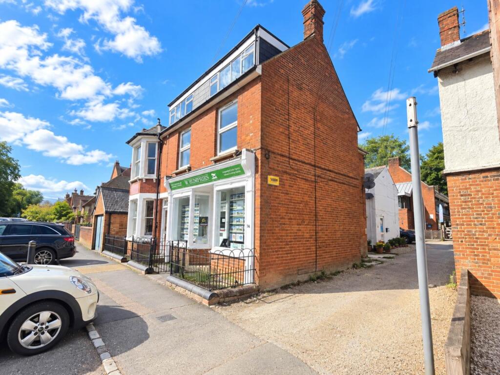 Main image of property: Spacious One-Bedroom Flat in the Heart of Waddesdon