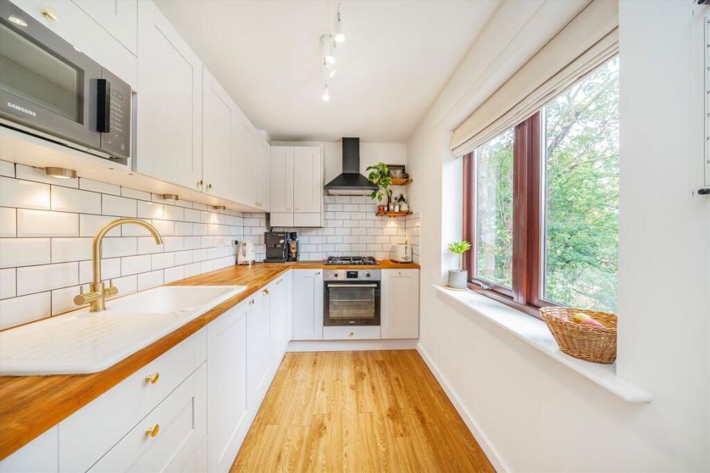Main image of property: Gunnersbury Lane, Acton