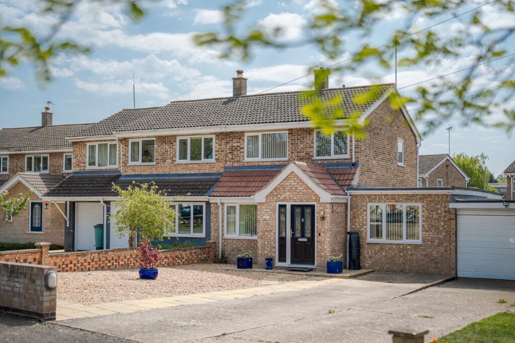 Main image of property: Manor Farm Road, St. Neots, Cambridgeshire, PE19 1PW