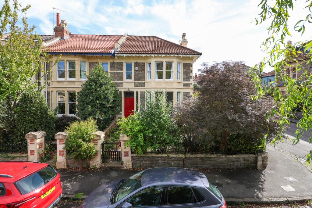 Main image of property: Effingham Road, Bristol, BS6