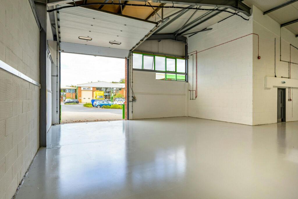 115557_Unit-20-Shepperton (11)_low.jpg