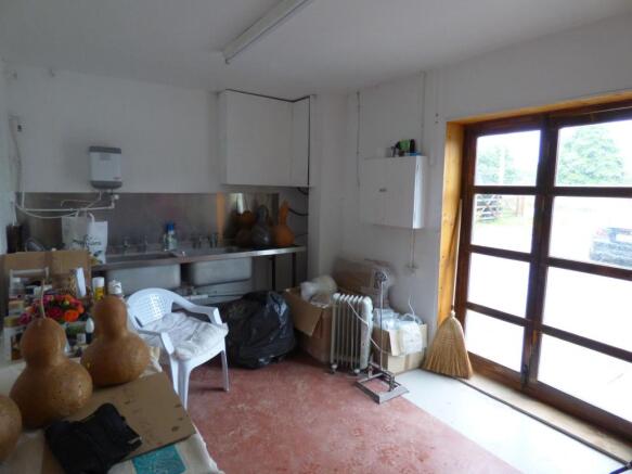 Studio Unit Photo 1
