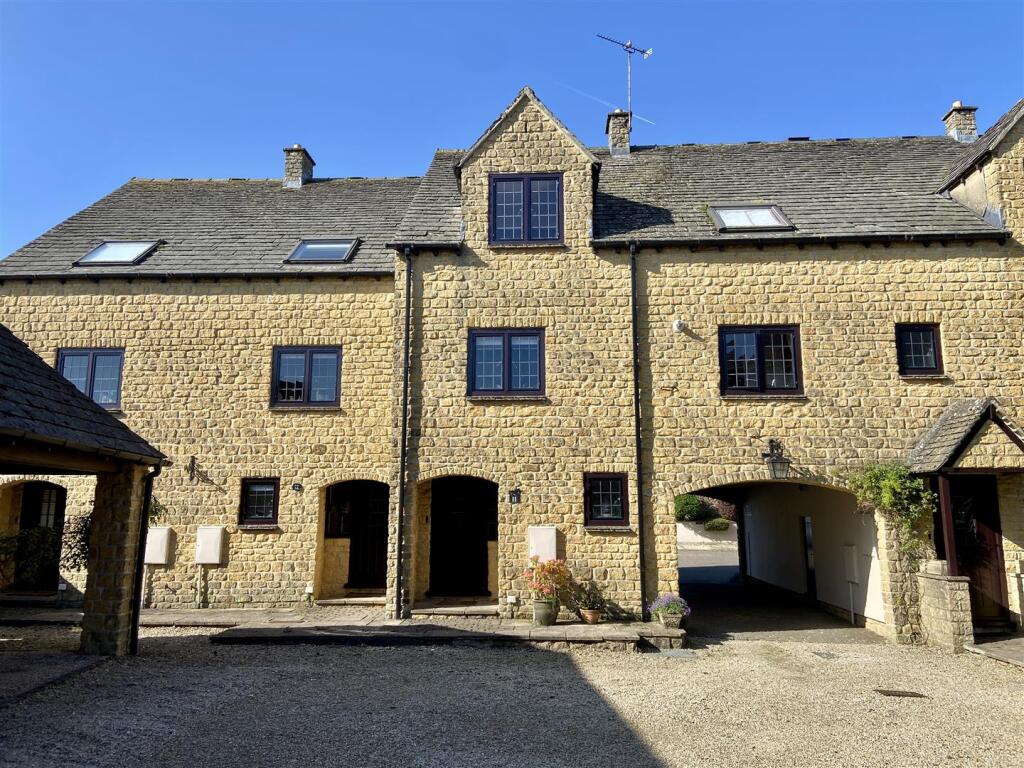 Main image of property: Parkland Mews, Stow-on-the-Wold