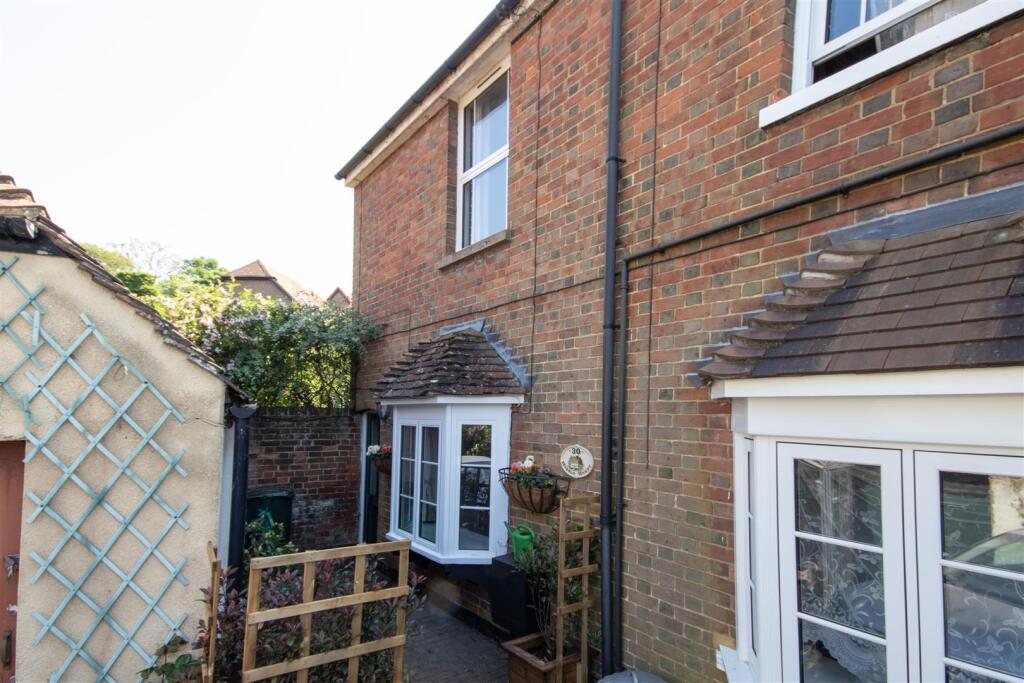 Main image of property: Seal, Sevenoaks