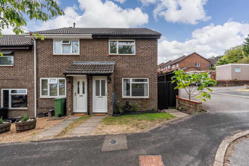 Main image of property: Quebec Gardens, Bursledon, Hampshire