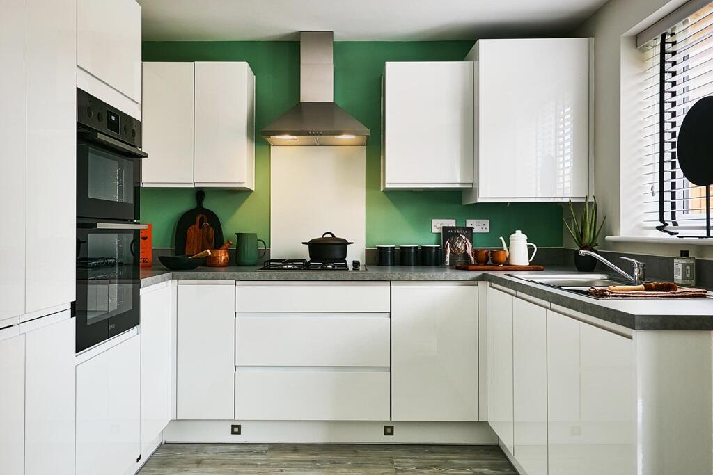 Main image of property: Minsmere Road,


Keynsham
BS31 1PT