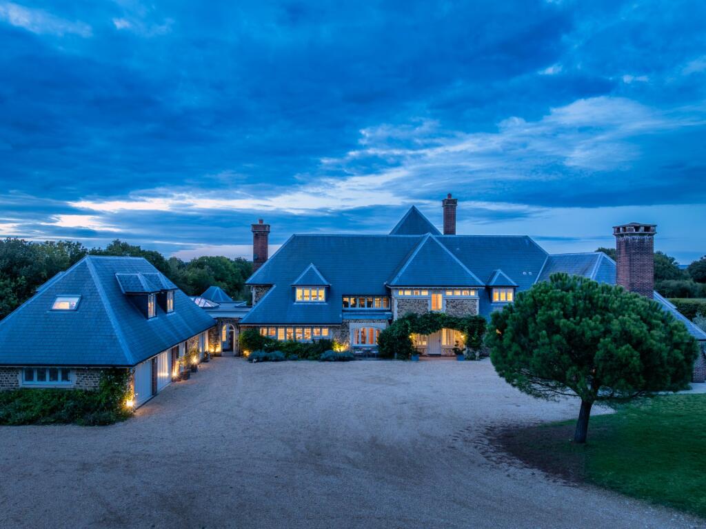 Main image of property: Coolham Road, Thakeham, Pulborough, West Sussex, RH20