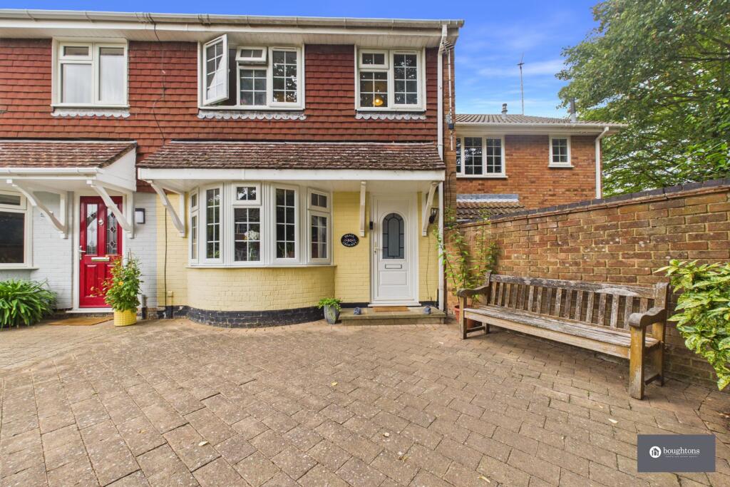 Main image of property: Small Crescent, Buckingham, MK18
