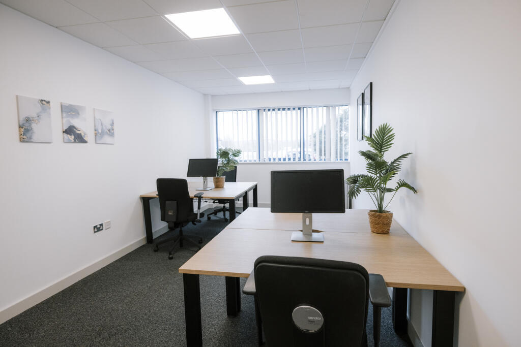 250 sqft office