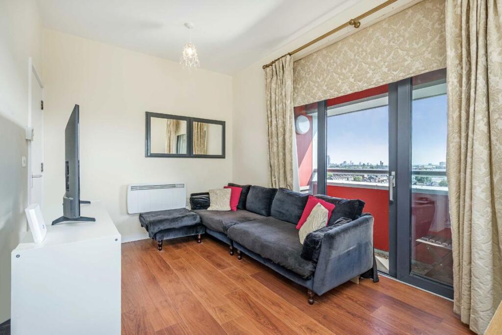 Main image of property: Drayton Park, London