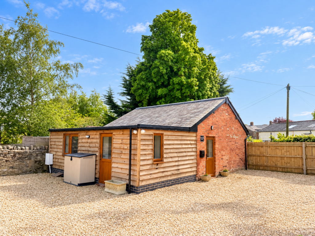 Main image of property: High Street South, Olney, Buckinghamshire, MK46 - £1495 PCM