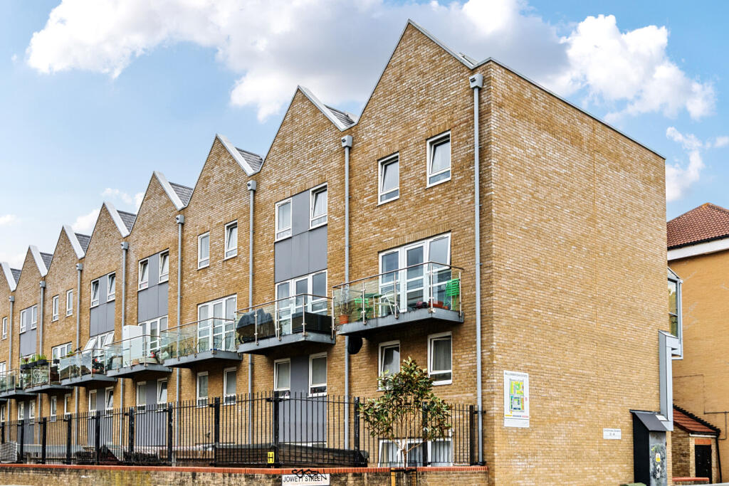 Main image of property: Carisbrooke Gardens, London