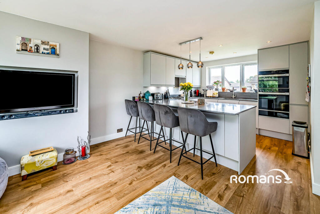 Main image of property: Lillibrooke Crescent, Maidenhead, Berkshire, SL6