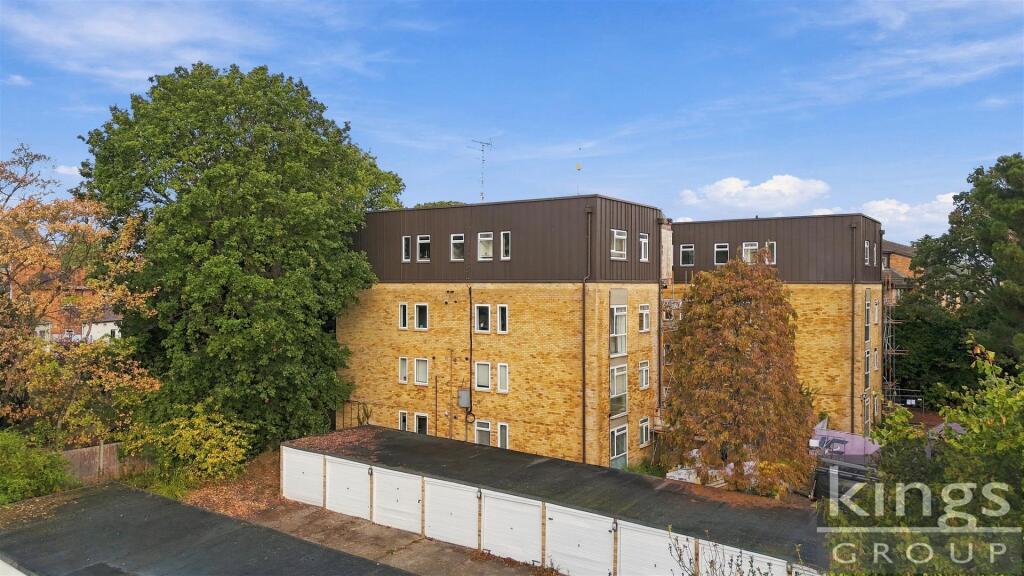 Main image of property: The Oaks, 8 Bycullah Road