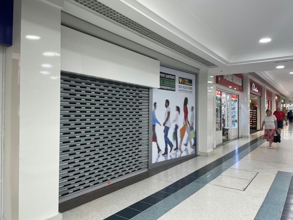 PHOTO 2  Unit 92  38 Westbury Mall  Fareham Shopping Centre.jpeg
