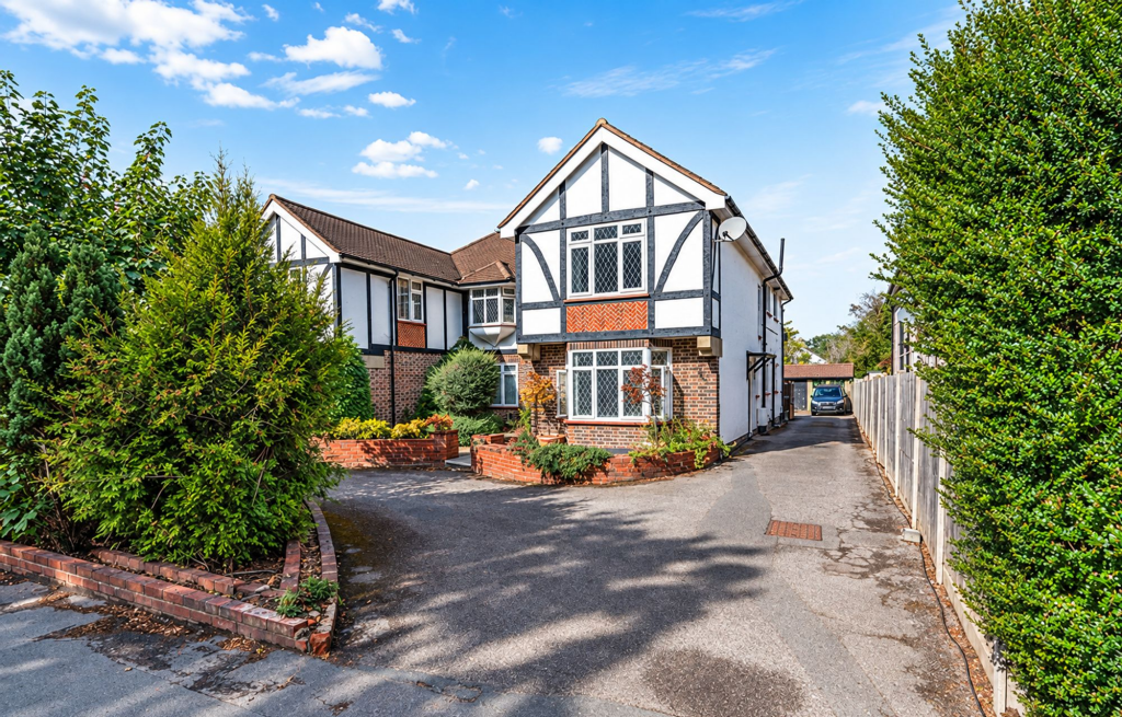 Main image of property: London Road, Ewell, KT17