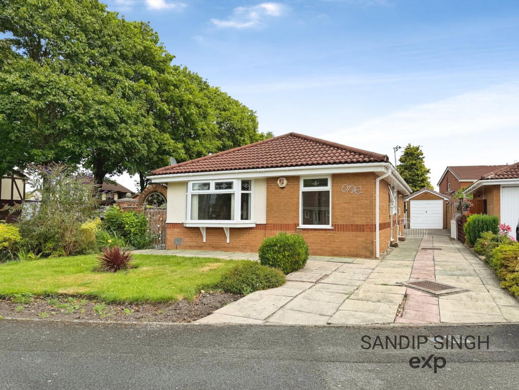 Main image of property: Fulwood Heights, Fulwood, Preston, PR2 9AW