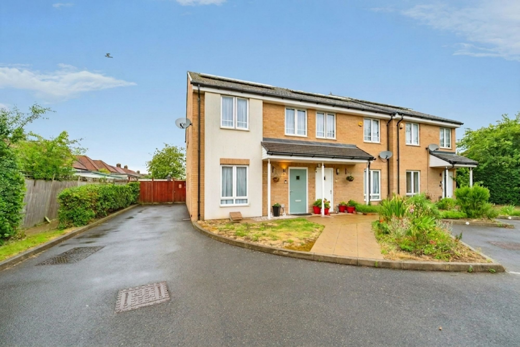 Main image of property: Glenister Gardens, Hayes, UB3