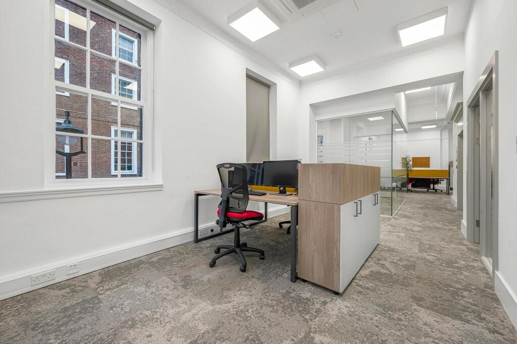 OFFICE9.jpg