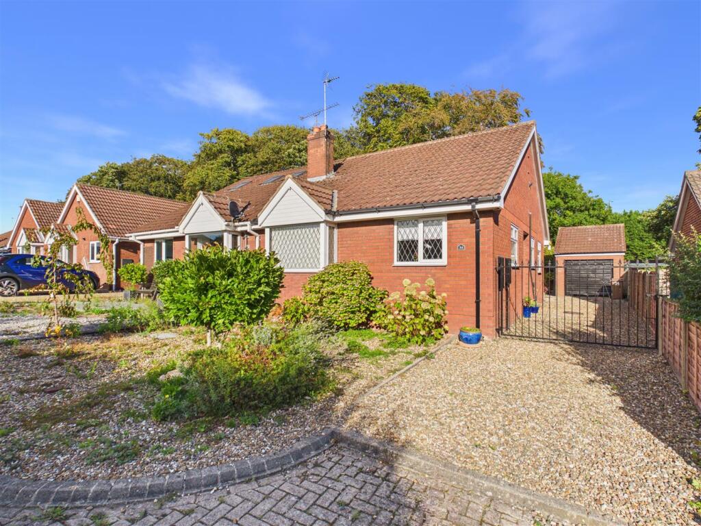 Main image of property: Wood View, Swanland