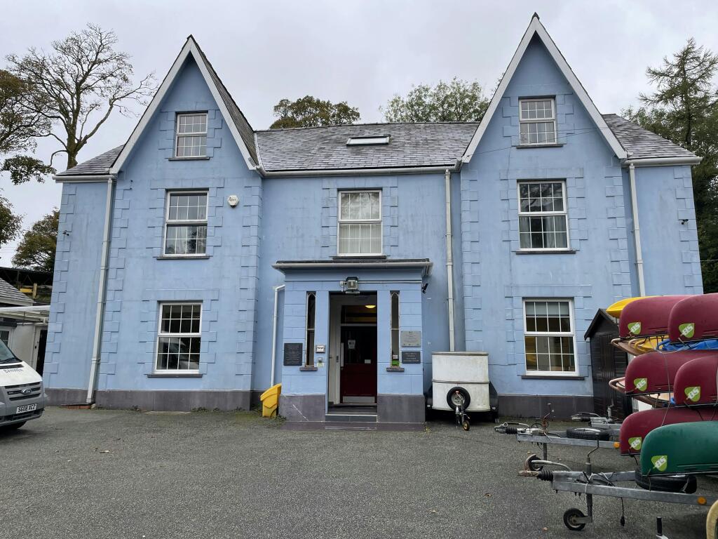 Main image of property: Blue Peris and White Peris Mountain Centre, Dinorwic, Snowdonia, Caernarfon, LL55 3ET