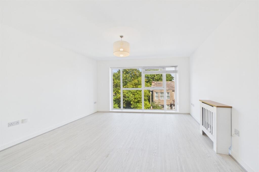 Main image of property: High Street, Colliers Wood, SW19