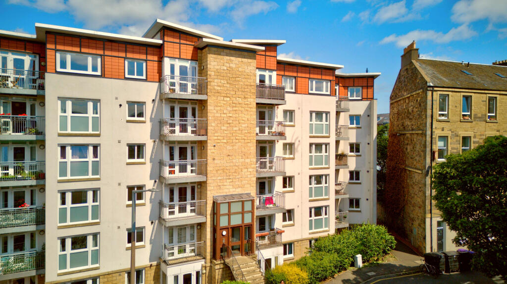 Main image of property: 33, Flat 35, Brunswick Road, Edinburgh EH7 5GU