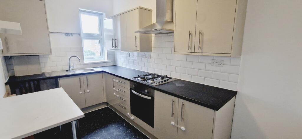 Main image of property: Flat 3 20 Wellwood Road, Goodmayes, Essex, IG3 8TR, UK