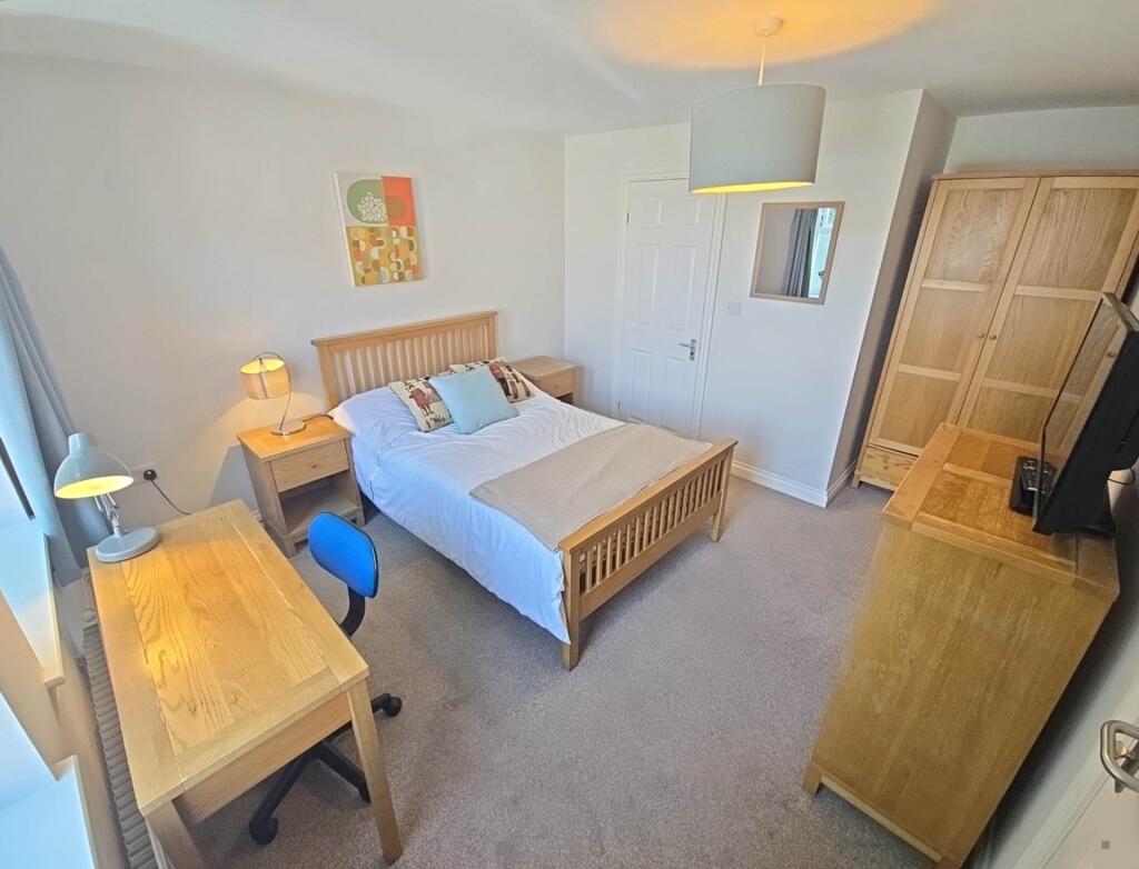 Main image of property: Deardon Way, Shinfield, RG2 (D-R1)