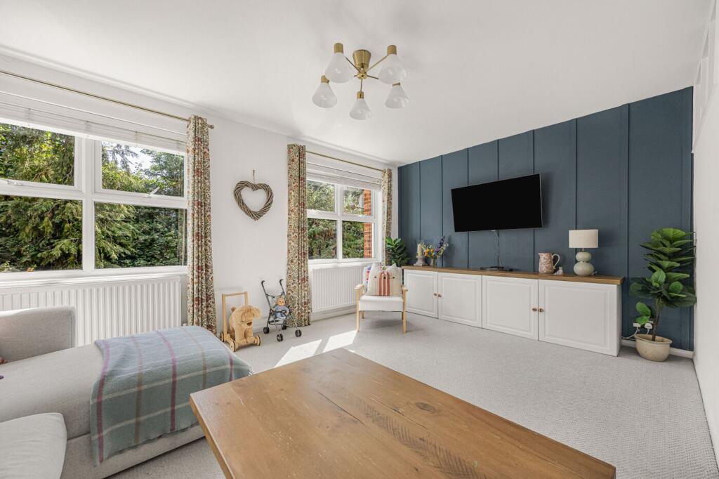 Main image of property: Templars Close, Wheatley, OX33