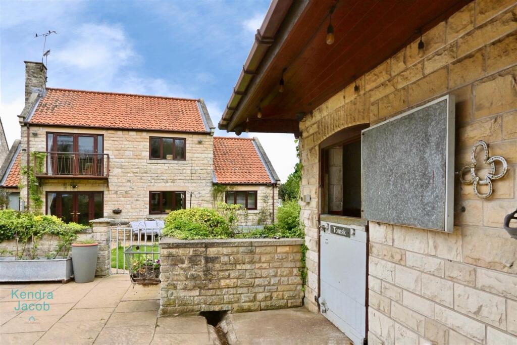 Main image of property: The Stables, 45 Lindrick Road, Woodsetts