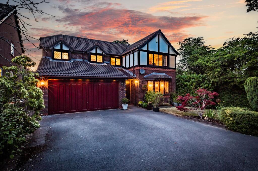 Main image of property: 9 Hatherton Close, Kingsmead, Cheshire, CW9 8FP
