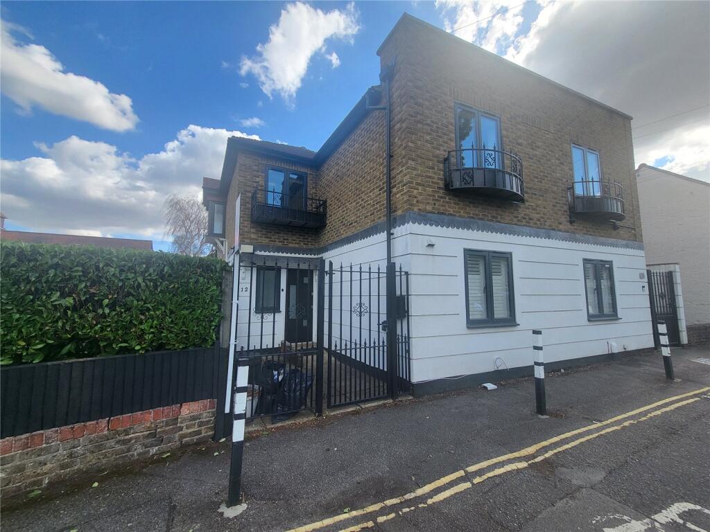Main image of property: 12 Long Lane, Ickenham, Uxbridge, UB10