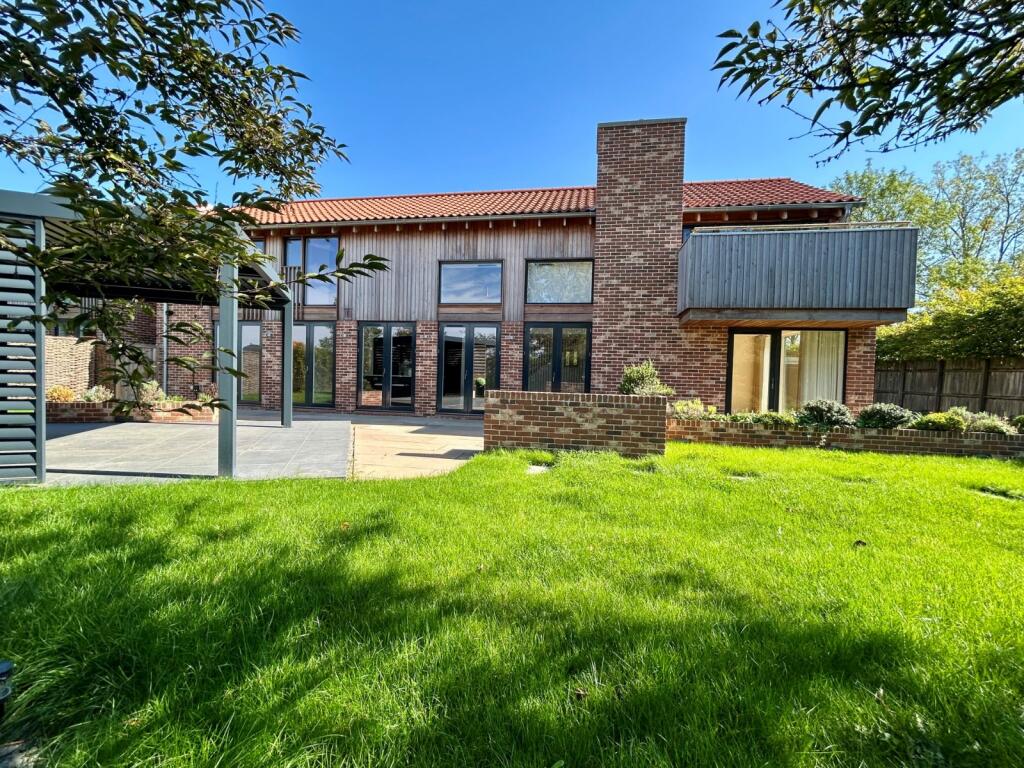 Main image of property: The Courtyard, Red House Drive, Ashbocking, Ipswich, IP6